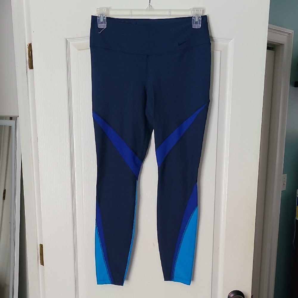 Nike Women's Navy and Blue Leggings